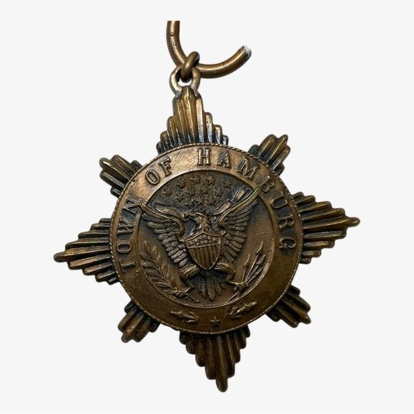 1917 Victory Medal – Town of Hamburg, NY – Local War Service Award by C.H. Co. - Picture 3 of 11